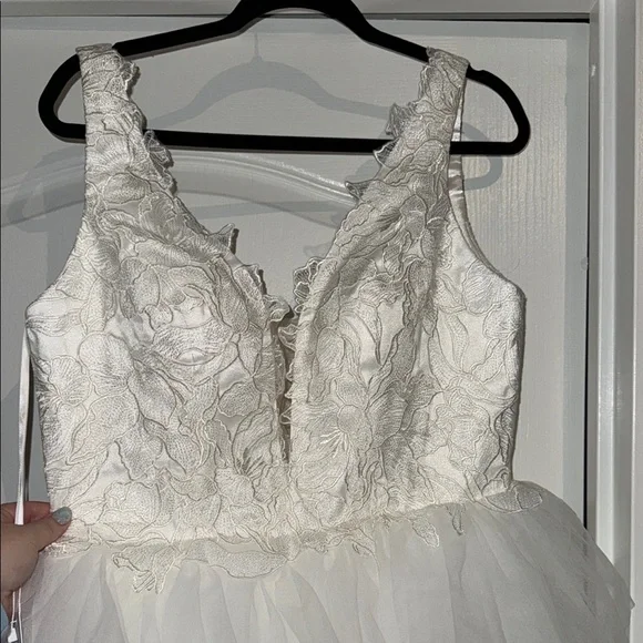 Untamed Petals White Lace and Tulle Dress - Picture 6 of 6